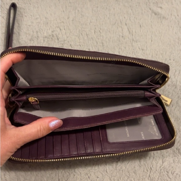 Michael Kors Jet Set Wallet Wristlet - Picture 5 of 8